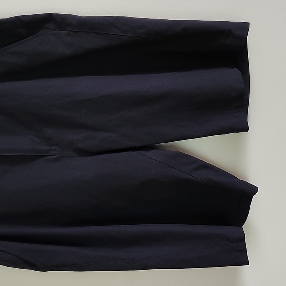 Oakley gray flat front chino shorts Mens 36 waist, pockets, zip button closure. - Picture 3 of 8